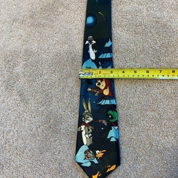 Fun Tyme Bugs Bunny Looney Tunes Tie - Picture 4 of 5